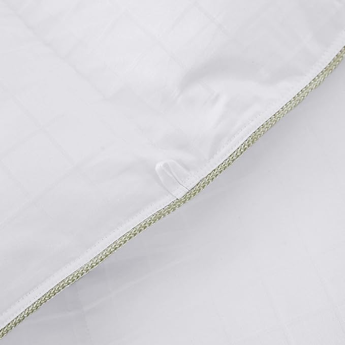 Luxurious All-Season King/California King Goose Down Comforter Duvet Insert, Exquisite Dobby Checkered Design, 300 Thread Count 100% Egyptian Cotton, 65 oz Fill Weight, Baffle Box, White