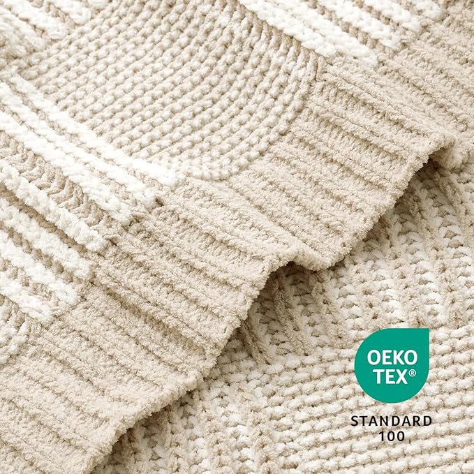 Amélie Home Knit Throw Blanket, Soft Chenille Cozy Breathable Pineapple Chunky Decorative Blanket for Couch, Bed & Sofa, French-Inspired Lightweight Warm Gift for Women, Beige, 50"x60"