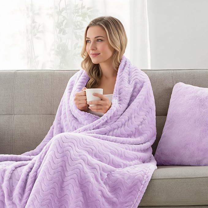 Exclusivo Mezcla Twin Blanket for Bed, Cozy Lightweight Fleece Blankets for All Season, Decorative Giftable Fuzzy Plush Wave Textured Suitable for Women, Men, Lilac Purple, 90x66 Inches