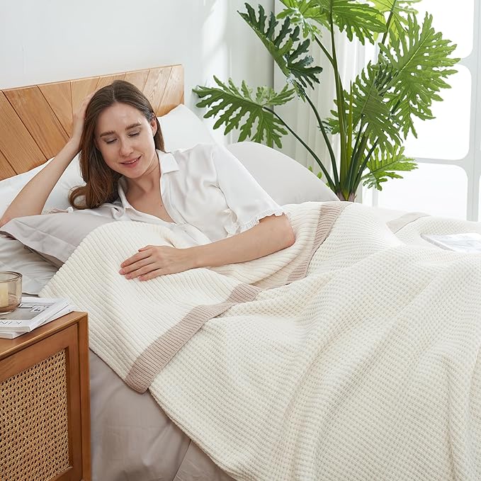 Amélie Home Chenille Throw Blanket, Soft Cozy Waffle Throw for Couch & Sofa, Warm Yet Lightweight, Breathable All-Season Throws for Women Men, Housewarming, Birthdays, 60"x80", Ivory
