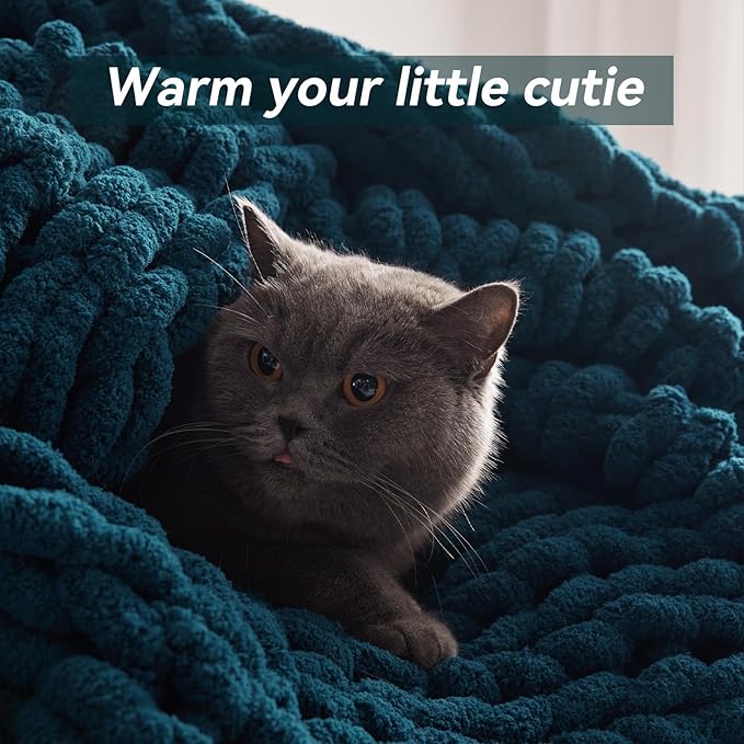 Negwoo Chunky Knit Throw Blanket, 30''*40'' Knitted Throw Chenille Yarn for Bed Couch, Handmade Peacock Blue Crochet Big Thick Blanket, Machine Washable Cute Comfy Blanket for Home Decor