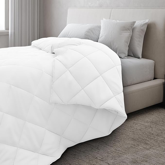 LUX Décor Lightweight Comforter Queen Size - Soft Breathable Down Alternative Diamond Stitched, All Season White Comforter with Double Stitched Piping, Oeko-TEX
