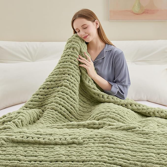 Negwoo Chunky Knit Throw Blanket, 80''*90'' Knitted Throw Chenille Yarn for Bed Couch, Handmade Light Green Crochet Big Thick Blanket, Machine Washable Cute Comfy Blanket for Home Decor