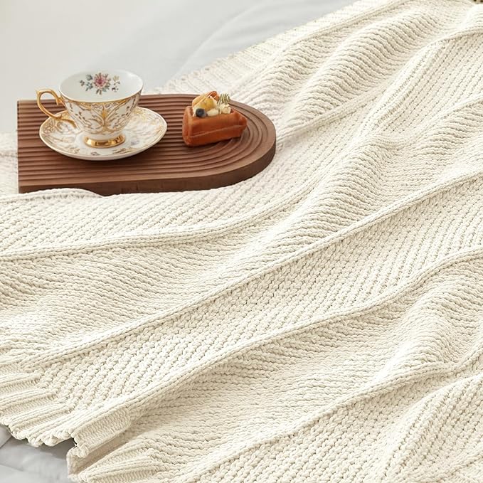 Amélie Home Knit Throw Blanket, Soft Chenille Cozy Breathable Chevron Chunky Decorative Blanket for Couch, Bed & Sofa, French-Inspired Lightweight Warm Gift for Women, Ivory, 50"x60"