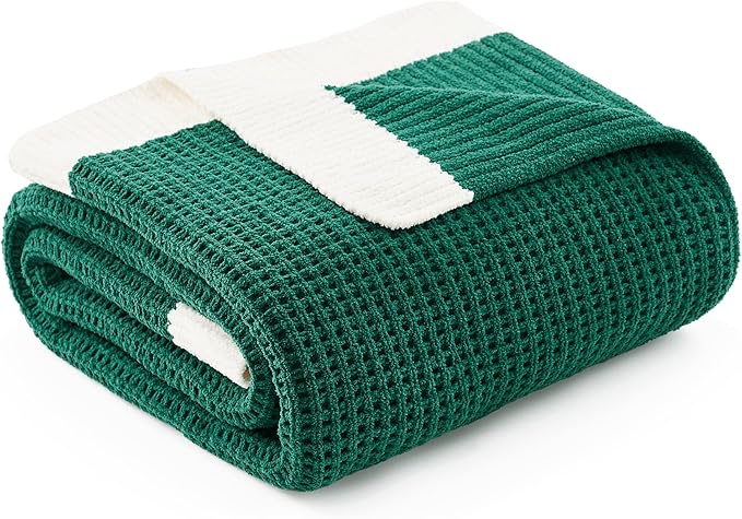 Amélie Home Chenille Throw Blanket, Soft Cozy Waffle Throw for Couch & Sofa, Warm Yet Lightweight, Breathable All-Season Throws for Women Men, Housewarming, Birthdays, 50"x60", Holly