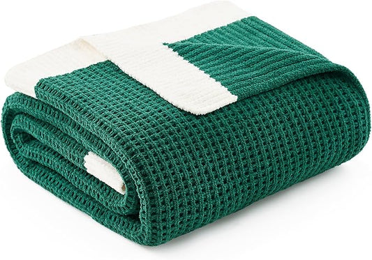 Amélie Home Chenille Throw Blanket, Soft Cozy Waffle Throw for Couch & Sofa, Warm Yet Lightweight, Breathable All-Season Throws for Women Men, Housewarming, Birthdays, 50"x60", Holly