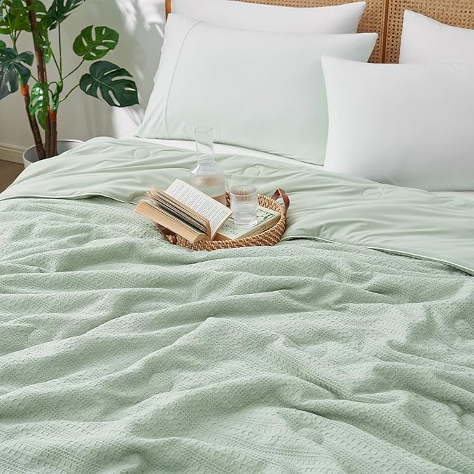 Amélie Home Waffle Cooling Comforter King Size, Q-Max 0.45 Reversible Lightweight Cooling Blanket for Hot Sleepers, Breathable Bedding for Night Sweats, 106"x90", Sage Green