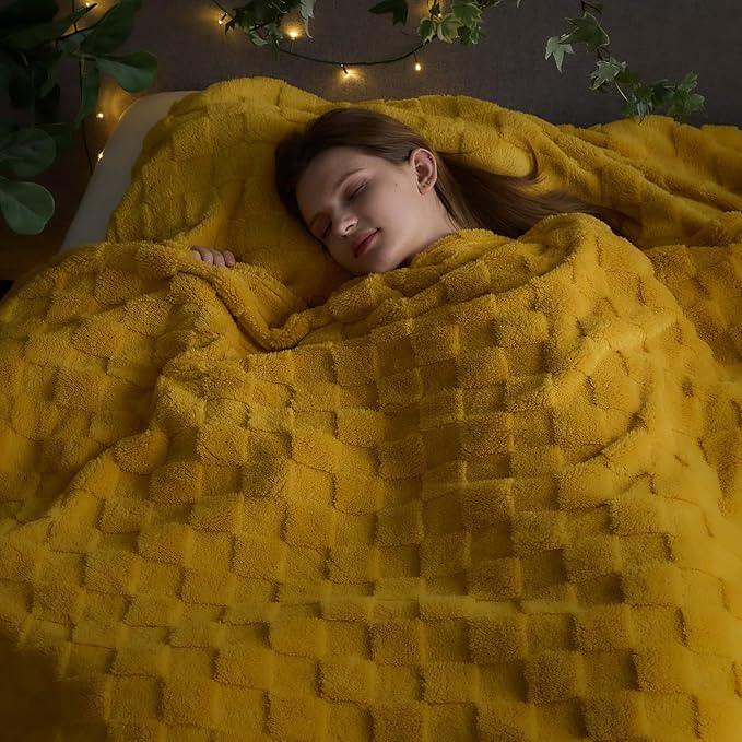 NEWCOSPLAY Super Soft King Blanket Mustard Yellow Premium Silky Flannel Fleece 3D Checkered Lightweight Bed Blanket All Season Use (Mustard Yellow Checkered, King(90"x110"))