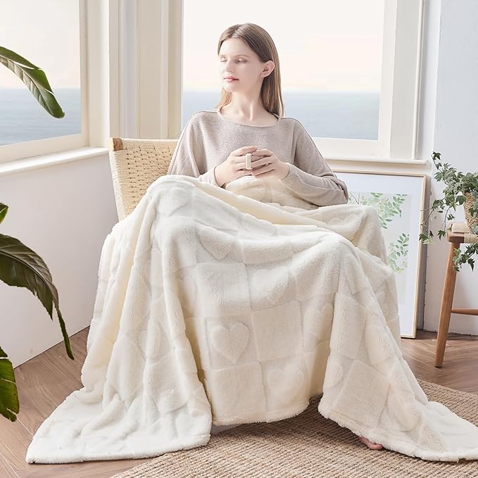 NEWCOSPLAY Super Soft Throw Blanket Ivory Love Premium Silky Flannel Fleece 3D Heart Checkered Lightweight Bed Blanket All Season Use (Ivory Love, Throw(50"x70"))