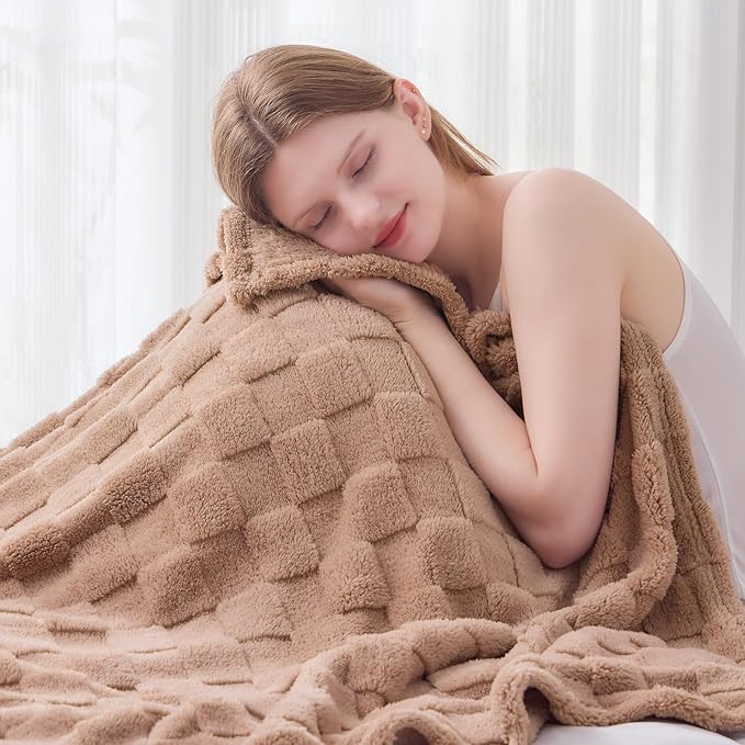 NEWCOSPLAY Super Soft Twin Blanket Taupe Premium Silky Flannel Fleece 3D Checkered Lightweight Bed Blanket All Season Use (Taupe Checkered, Twin(60"x80"))