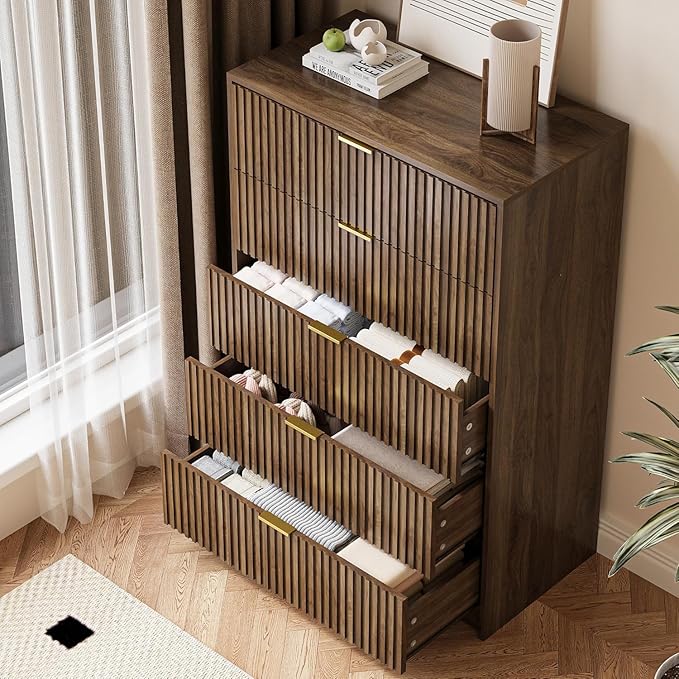 MAISONARIA 3-Piece Dresser Bedroom Set, 5 Drawer Dresser & 2 Drawer Nightstands with Gold Handles, Fluted Wood Chest of Drawers for Bedroom, Living Room, Entryway, Walnut