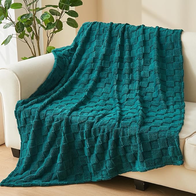 NEWCOSPLAY Super Soft King Blanket Dark Teal Premium Silky Flannel Fleece 3D Checkered Lightweight Bed Blanket All Season Use (Dark Teal Checkered, King(90"x110"))