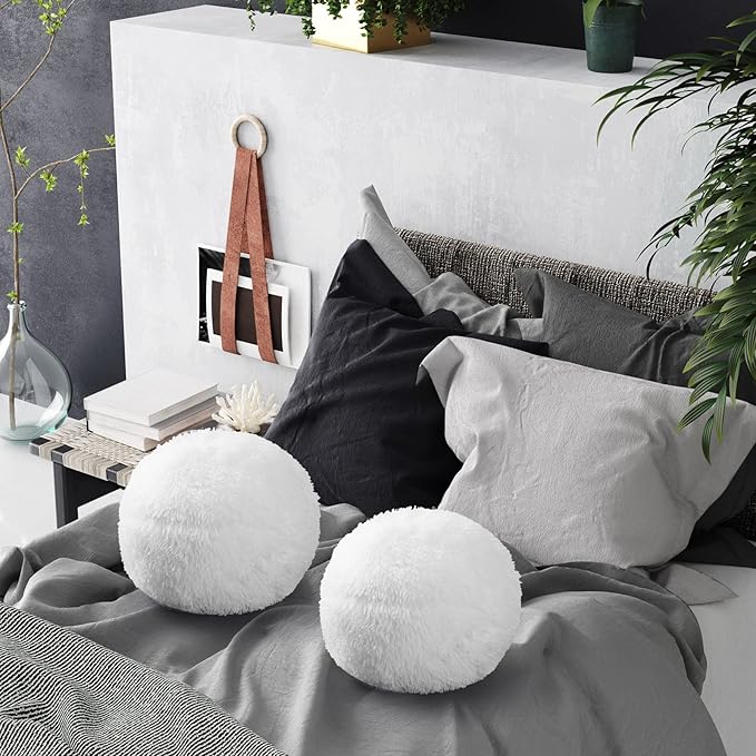 2 Pieces Plush Ball Throw Pillow Round Pillow 10 Inch Soft Circle Pillow Decorative Ball Pillow Spherical Fuzzy Pillows for Bedroom Living Room Office School Couch Chair Bed Decorations (White)
