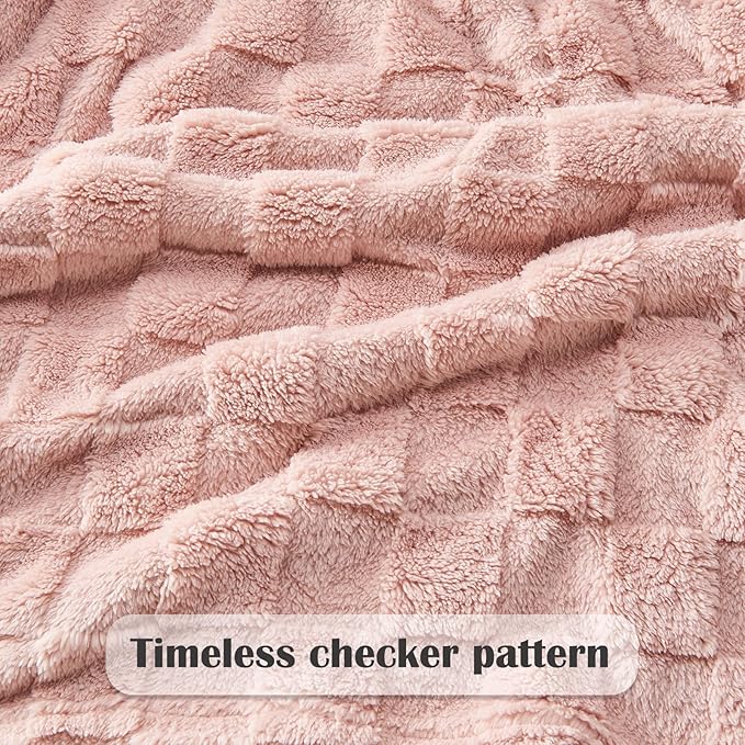 NEWCOSPLAY Super Soft Throw Blanket Pink Premium Silky Flannel Fleece 3D Checkered Lightweight Bed Blanket All Season Use (Pink Checkered, Throw(50"x70"))