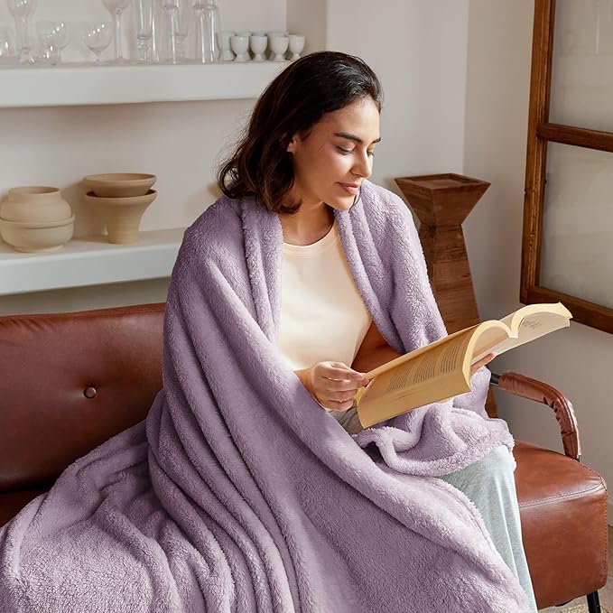 Exclusivo Mezcla Twin Size Blanket for Bed, Super Soft Velvet Plush Fleece Blankets, Fuzzy Cozy and Warm for Winter, 60x80 Inches, Grayish Purple