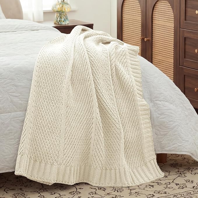 Amélie Home Knit Throw Blanket, Soft Chenille Cozy Breathable Chevron Chunky Decorative Blanket for Couch, Bed & Sofa, French-Inspired Lightweight Warm Gift for Women, Ivory, 50"x60"