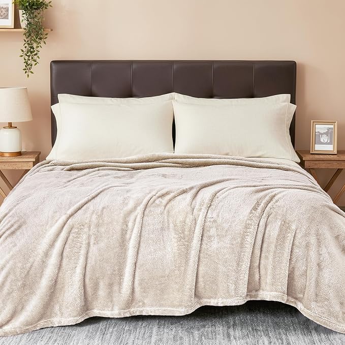 Exclusivo Mezcla Plush Fuzzy Fleece Bed Blanket Twin Size, Super Soft, Fluffy and Warm Blankets for Couch, Bed, All Season (Beige, 90x66 inches)