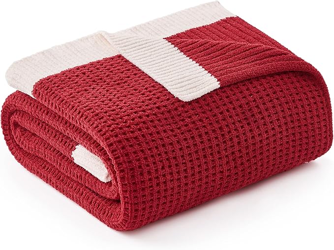 Amélie Home Chenille Throw Blanket, Soft Cozy Waffle Throw for Couch & Sofa, Warm Yet Lightweight, Breathable All-Season Throws for Women Men, Housewarming, Birthdays, 50"x60", Red