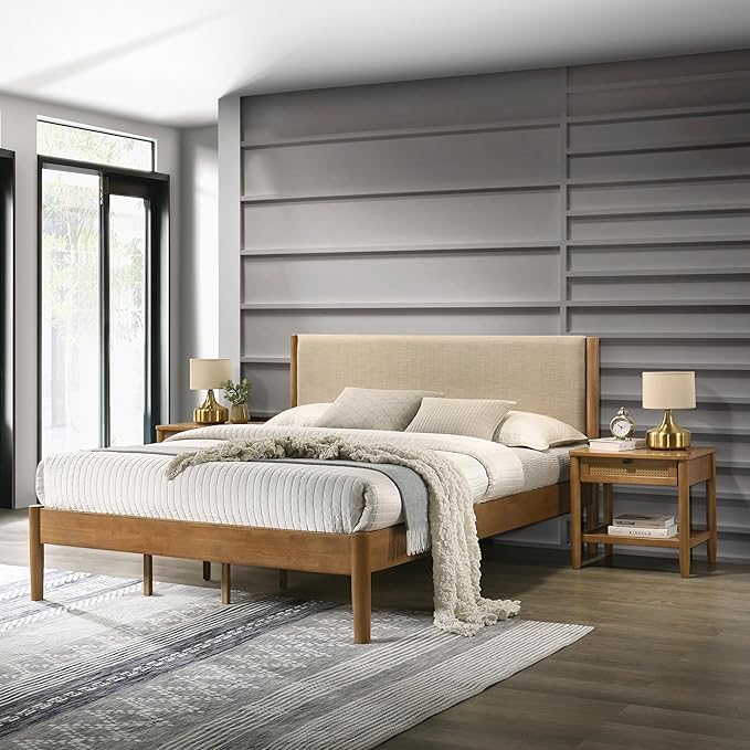 Roundhill Furniture Vichy 3-Piece Rubberwood Bedroom Set, Platform Bed with Two Nightstands, King, Textured Polyester