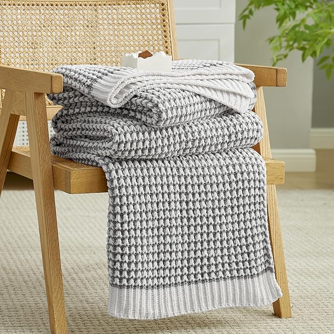 Amélie Home Knit Throw Blanket, Soft Chenille Cozy Breathable Pineapple Chunky Decorative Blanket for Couch, Bed & Sofa, French-Inspired Lightweight Warm Gift for Women, Gray, 60"x80"