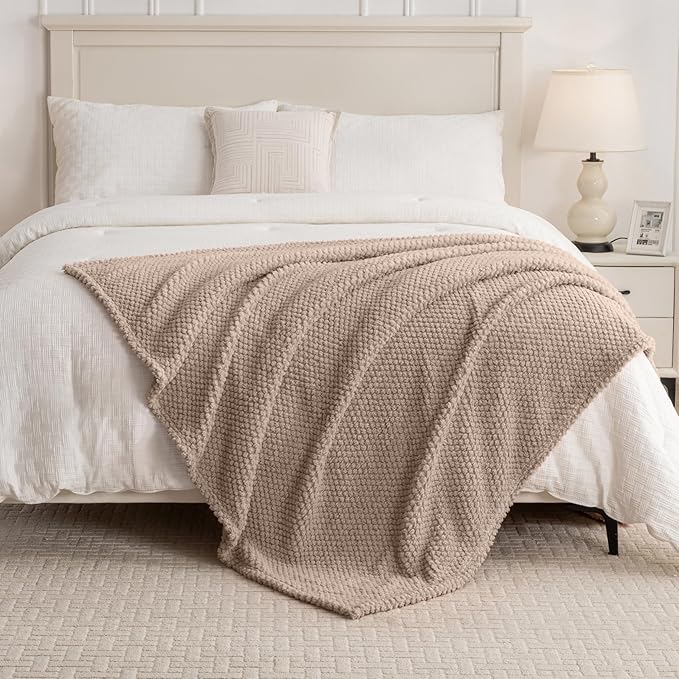 Light Brown 300GSM XL Throw Super Soft Blanket for Couch Sofa Bed Cozy Blankets for Women Girls Cute Fleece Fluffy Blanket for Fall Aesthetic Home Decor,50x70