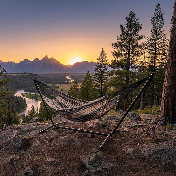 Sunnydaze Handwoven XXL Thick Cord Mayan Double Hammock for Outside - 625-Pound Capacity Heavy-Duty Outdoor Hammock - Black/Natural - Image 8