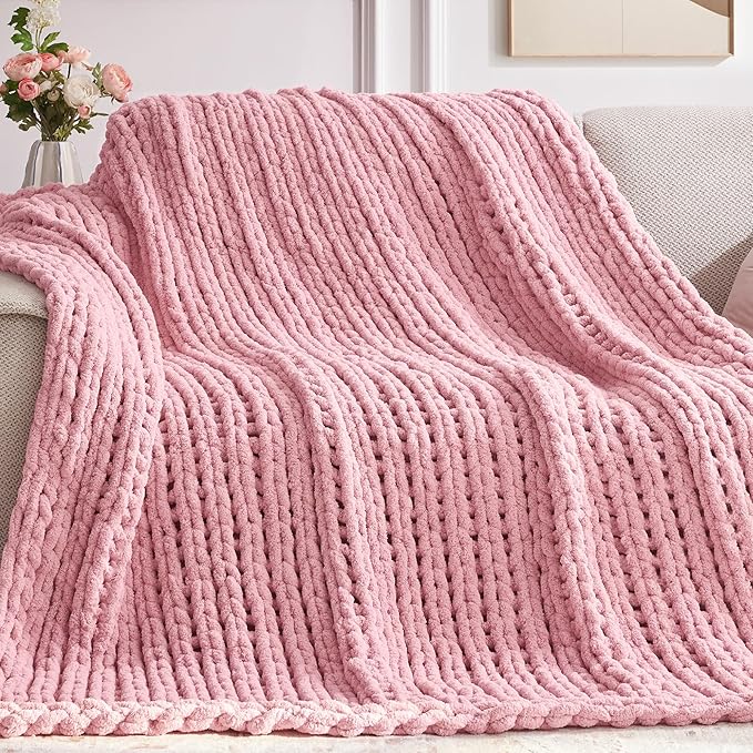 Negwoo Chunky Knit Throw Blanket, 40''*50'' Knitted Throw Chenille Yarn for Bed Couch, Handmade Light Pink Crochet Big Thick Blanket, Machine Washable Cute Comfy Blanket for Home Decor