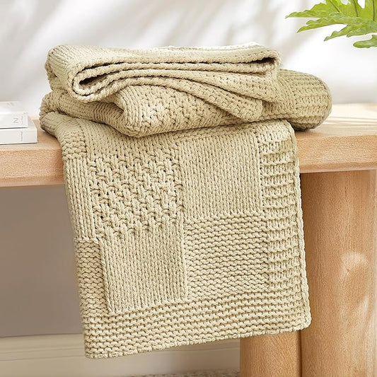Amélie Home Knit Throw Blanket, Soft Chenille Cozy Breathable Checkered Chunky Decorative Blanket for Couch, Bed & Sofa, French-Inspired Lightweight Warm Gift for Women, Beige, 50"x60"