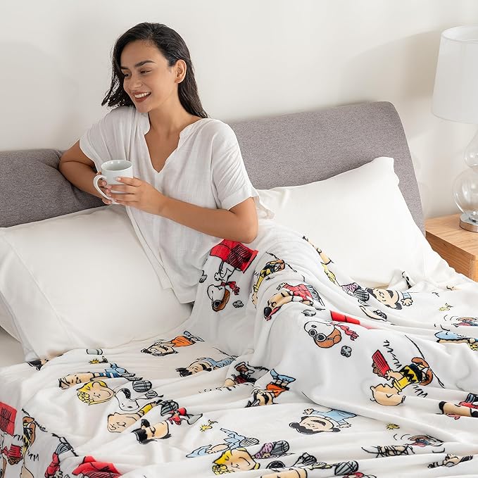 Berkshire Blanket VelvetLoft Cute Character Snoopy Plush Blanket, Peanuts Gang, Full/Queen 90 in x 90 in (Official Peanuts Product)