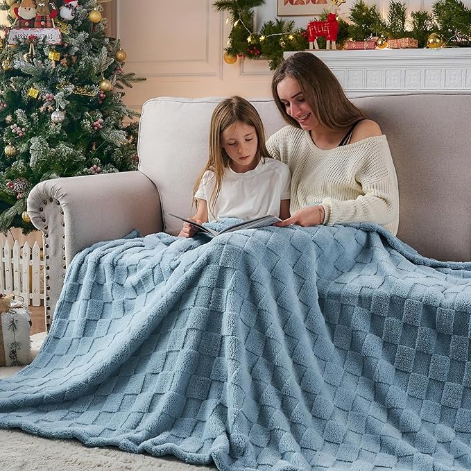 NEWCOSPLAY Super Soft Twin Blanket Blue Premium Silky Flannel Fleece 3D Checkered Lightweight Bed Blanket All Season Use (Blue Checkered, Twin(60"x80"))