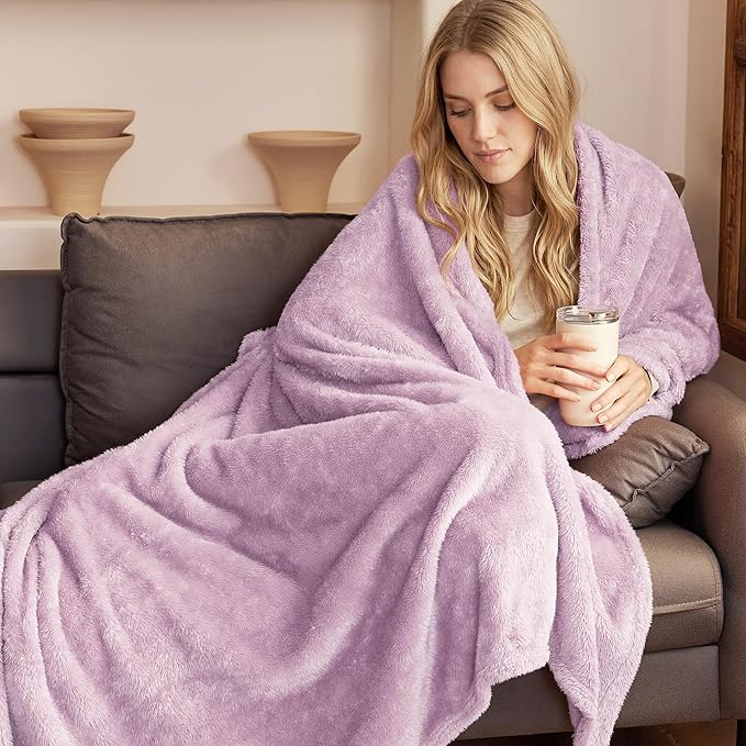 Exclusivo Mezcla Plush Fuzzy Fleece Throw Blanket Extra Large, Super Soft, Fluffy and Warm Blankets for Couch, Bed, All Season (Light Purple, 50x70 inches)