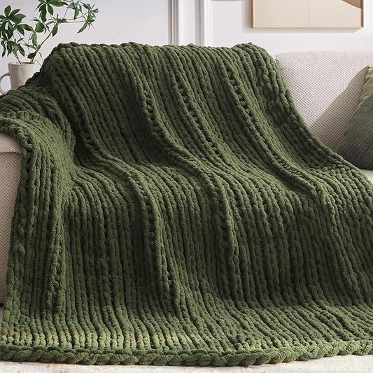 Negwoo Chunky Knit Throw Blanket, 60''*80'' Knitted Throw Chenille Yarn for Bed Couch, Handmade Green Crochet Big Thick Blanket, Machine Washable Cute Comfy Blanket for Home Decor