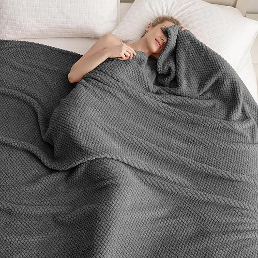 Dark Grey 300GSM Super Soft Large King Blanket for Couch Sofa Bed Cozy Blankets for Women Girls Cute Fleece Fluffy Blanket for Aesthetic Home Decor 90x104