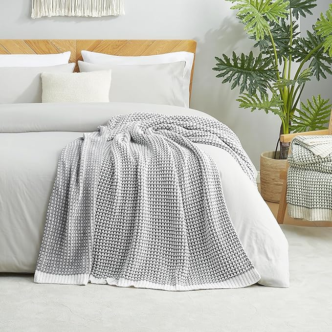 Amélie Home Knit Throw Blanket, Soft Chenille Cozy Breathable Pineapple Chunky Decorative Blanket for Couch, Bed & Sofa, French-Inspired Lightweight Warm Gift for Women, Gray, 60"x80"