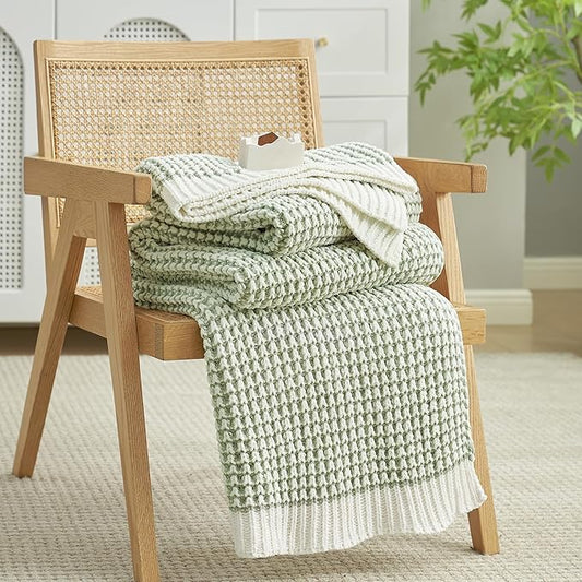 Amélie Home Knit Throw Blanket, Soft Chenille Cozy Breathable Pineapple Chunky Decorative Blanket for Couch, Bed & Sofa, French-Inspired Lightweight Warm Gift for Women, Sage Green, 60"x80"