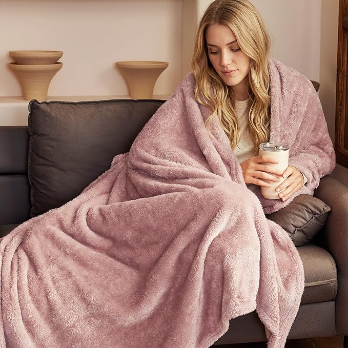 Exclusivo Mezcla Plush Fuzzy Fleece Bed Blanket Queen Size, Super Soft, Fluffy and Warm Blankets for Couch, Bed, All Season (Dusty Pink, 90x90 inches)