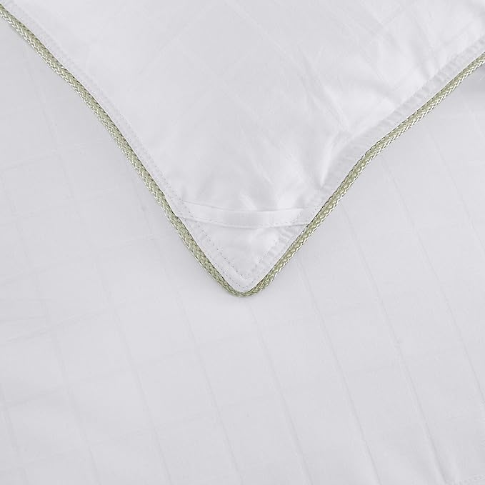 Luxurious All-Season King/California King Goose Down Comforter Duvet Insert, Exquisite Dobby Checkered Design, 300 Thread Count 100% Egyptian Cotton, 65 oz Fill Weight, Baffle Box, White